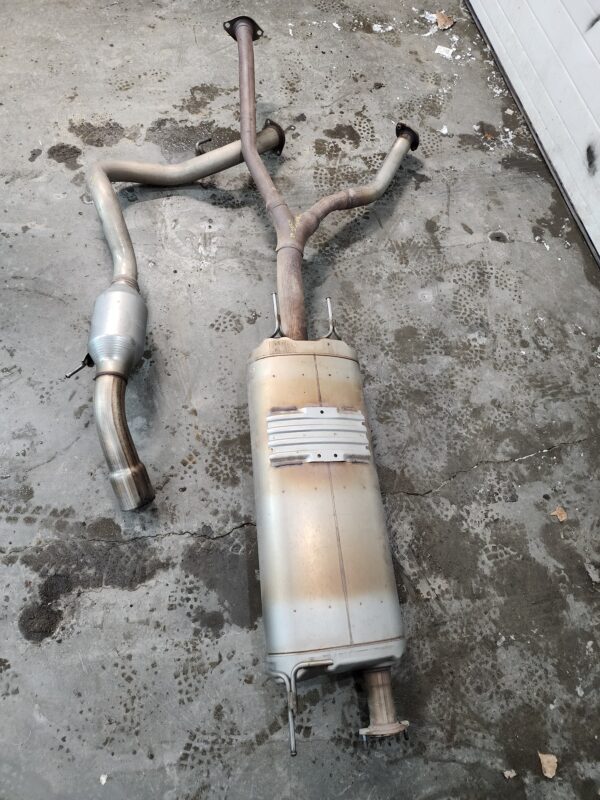22-24 TOYOTA TUNDRA OEM CAT-BACK EXHAUST - Image 2