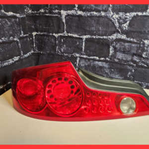 03-05 INFINITI DRIVERS TAIL LIGHT