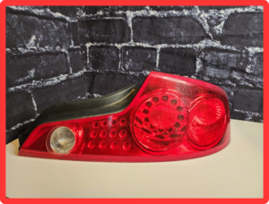 03-05 INFINITI G35 PASSENGER TAIL LIGHT