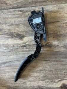 2013-18 DODGE RAM 1500 ACCELERATOR/GAS PEDAL 5.7 HEMI, 68043161AC